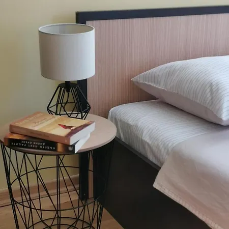 Lora Apartament